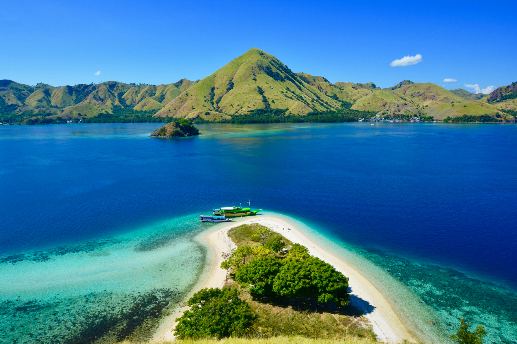 Kelor Island paradise in Indonesia